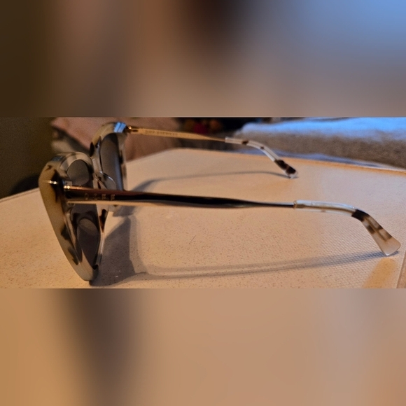 NWT | Diff Eyewear | Becky II | Tortoise Shell Polarized Cat-Eye Sunglasses - Picture 8 of 15